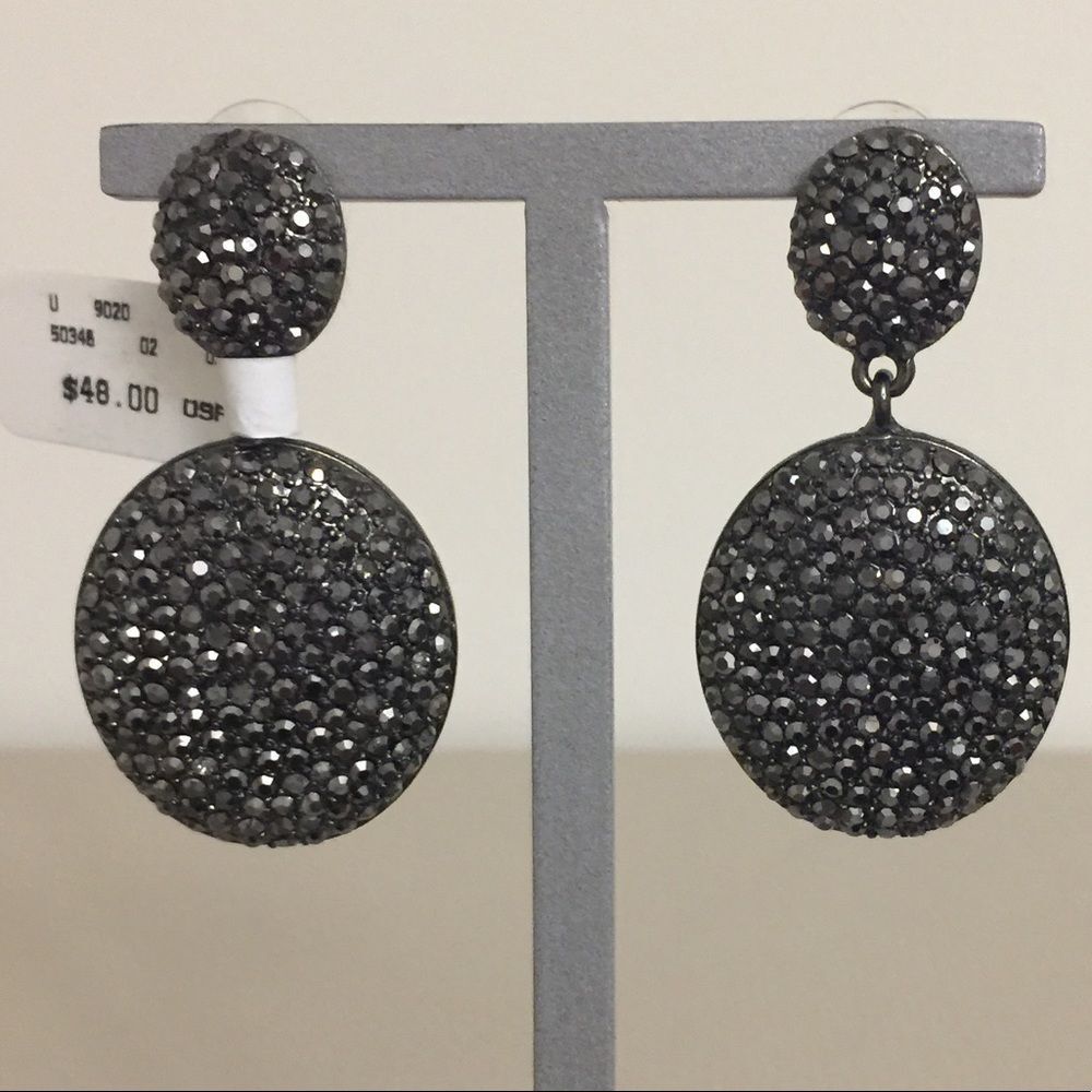 Cache beautiful earrings